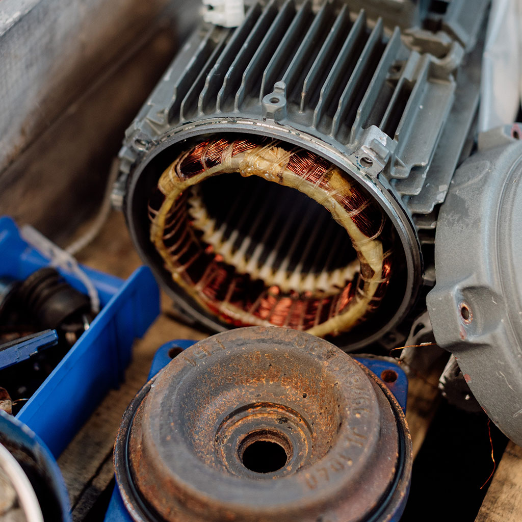 Alter Elektromotor mit Wicklung